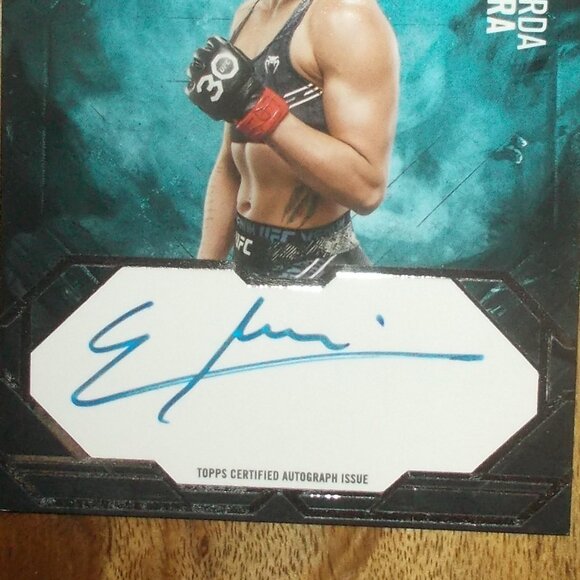 2025 Topps Knockout UFC Eduarda Moura RC Autograph /299 - Picture 4 of 5